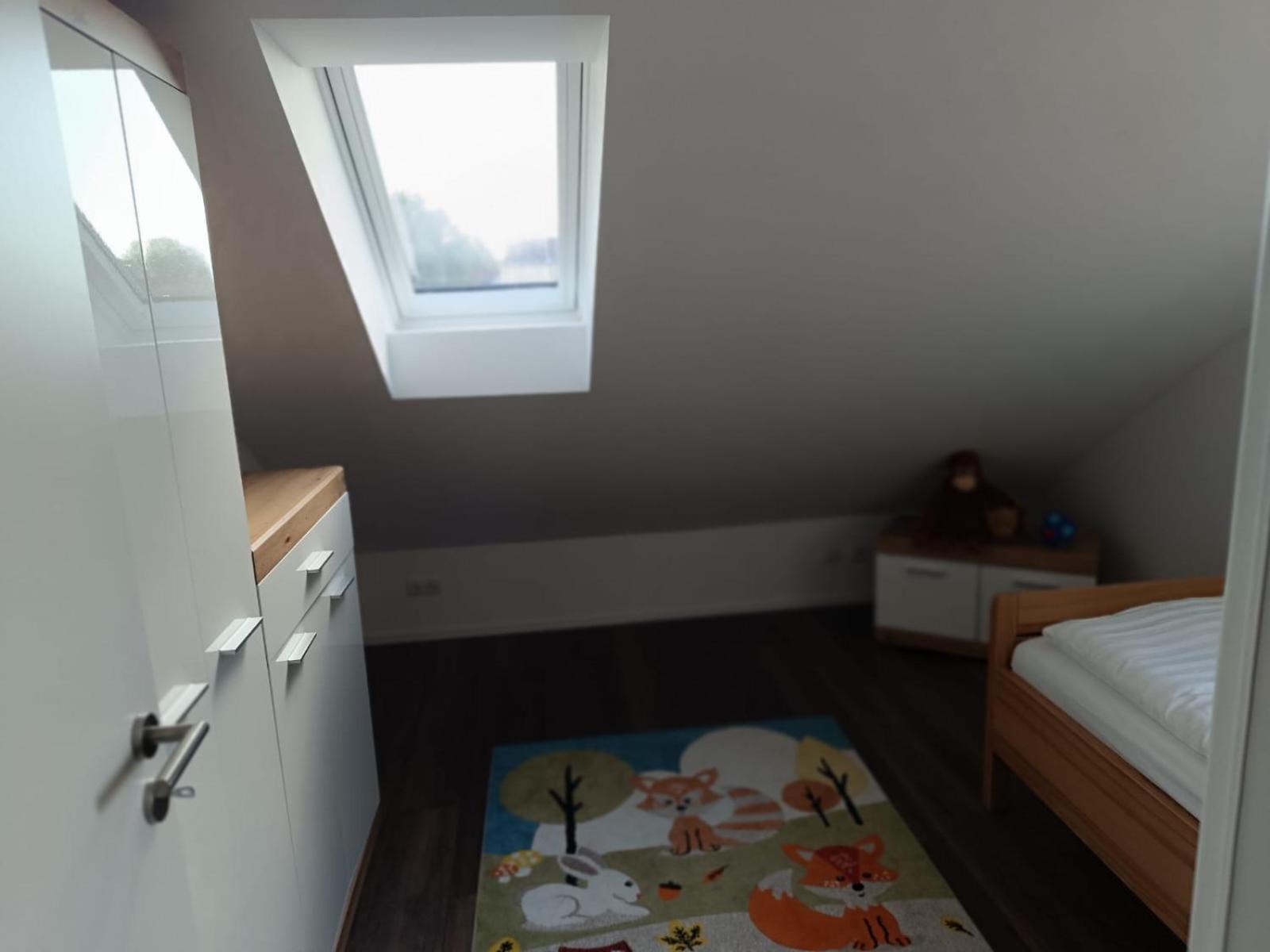 Moderne Ferienwohnung Fuer Familien Im Dachgeschoss 보사우 외부 사진