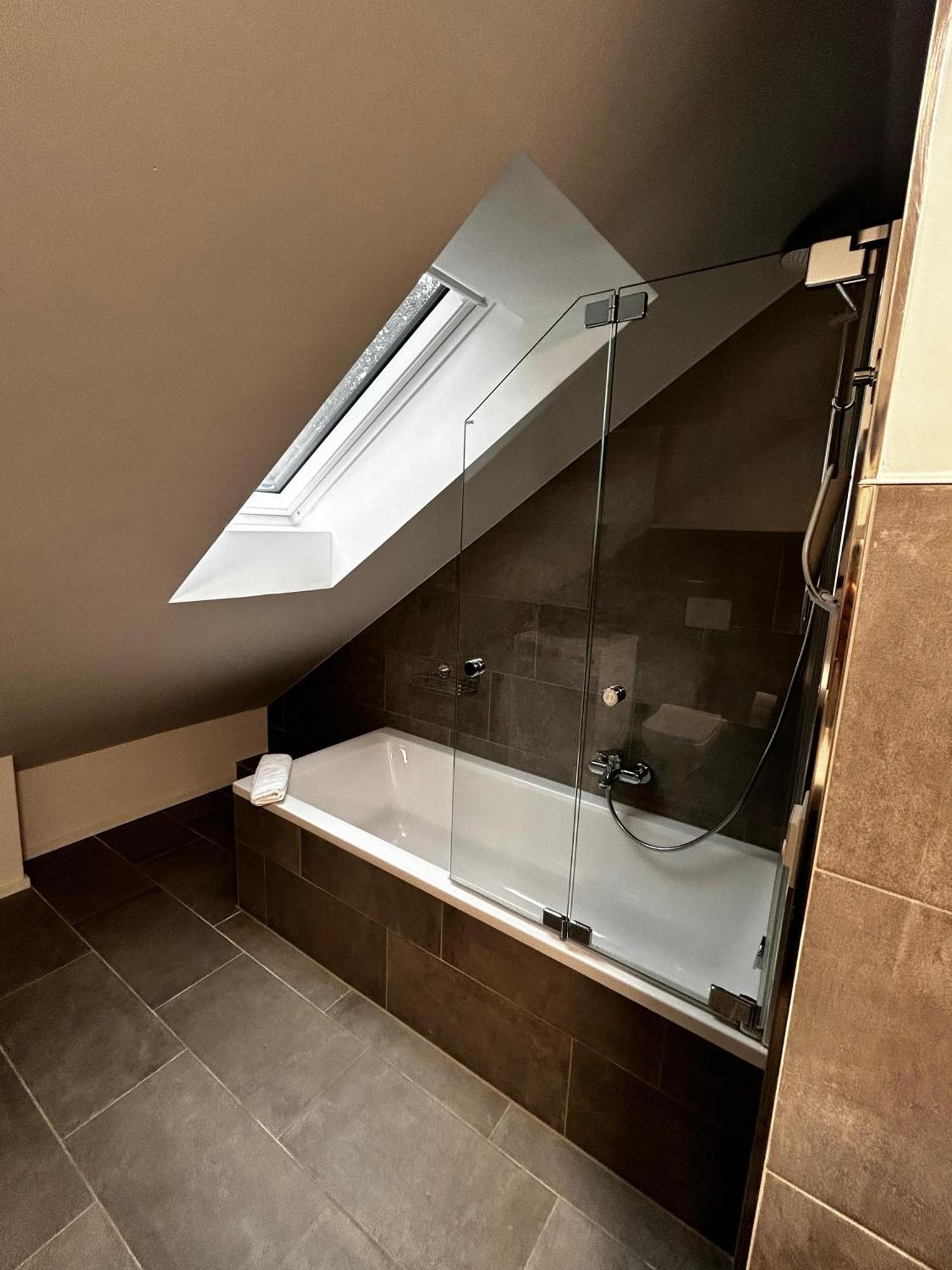 Moderne Ferienwohnung Fuer Familien Im Dachgeschoss 보사우 외부 사진
